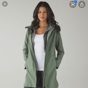 Lululemon Definitely raining jacket